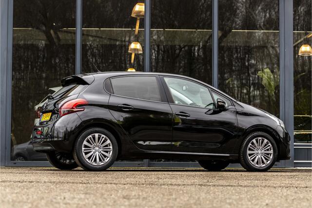 Peugeot 208 1.2 PureTech Signature