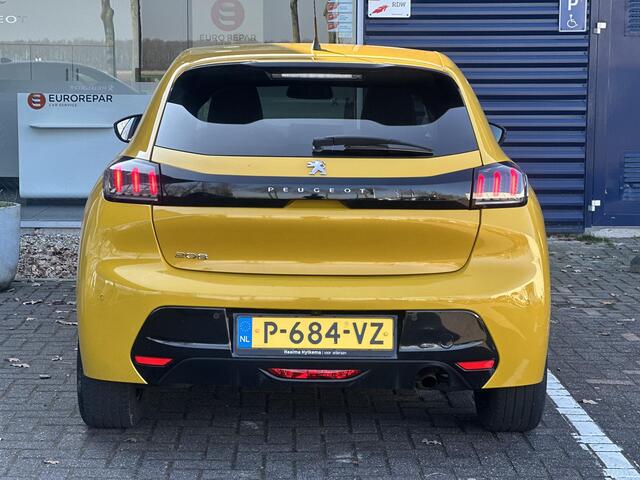 Peugeot 208 1.2 PureTech Allure | Parkeercamera/-sensoren | Navigatie | Cruise Control | Climate Control | Full LED | Apple Carplay/Android Auto | DAB | Lichtmetalen velgen |