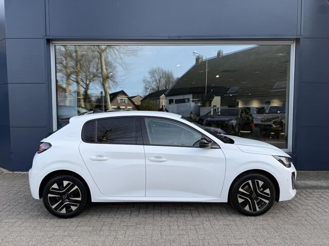 Peugeot 208 Hybrid 110 PK Automaat Allure | Hybride Automaat | Navigatie | 360 Graden Camera | Climate Control | Cruise Control | Parkeersensoren V+A | LED Verlichting | Draadloze Apple Carplay / Android Auto | 16" Lichtmetalen Velgen |