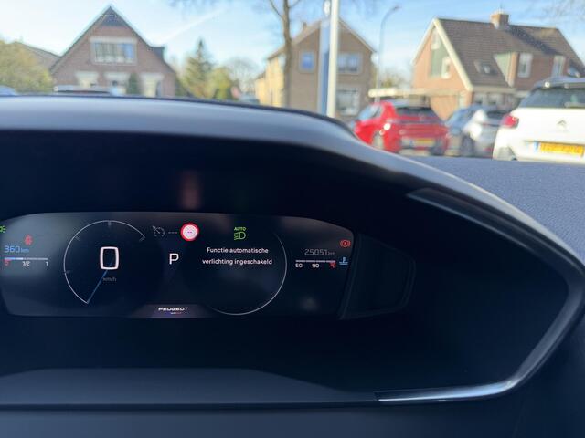 Peugeot 208 Hybrid 110 PK Automaat Allure | Hybride Automaat | Navigatie | 360 Graden Camera | Climate Control | Cruise Control | Parkeersensoren V+A | LED Verlichting | Draadloze Apple Carplay / Android Auto | 16" Lichtmetalen Velgen |