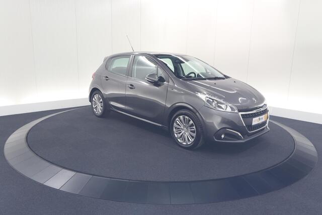 Peugeot 208 PureTech 82 Signature | Apple Carplay | Parkeersensoren | Navigatie | Airco