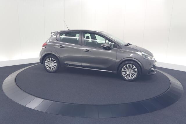 Peugeot 208 PureTech 82 Signature | Apple Carplay | Parkeersensoren | Navigatie | Airco