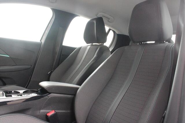 Peugeot 208 1.2 100PK ALLURE PACK | NAVIGATIE 10" TOUCHSCREEN | 3-D INSTRUMENTENPANEEL | ALL SEASON BANDEN | PARKEERSENSOREN ACHTER | CLIMATE CONTROL | CRUISE CONTROL | APPLE CARPLAY/ANDROID AUTO | LICHTMETALEN VELGEN | DAB+ RADIO |