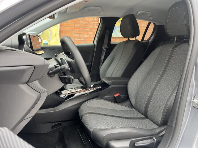 Peugeot 208 Hybrid 110 e-DCS6 Allure | Adaptive Cruise Control | Parkeersensoren voor + achter | Carplay/Android Auto |