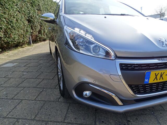 Peugeot 208 1.2 PT ALLURE -VOL Automaat-110 Pk-Carplay-Navi-Pano-Clima-Cruise-Pdc-Blth-
