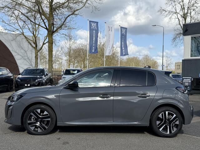 Peugeot 208 1.2 Hybrid 110 e-DCS6 Allure VAN ¤25.900,- NU VOOR SLECHTS ¤22.877,- Uw LENTEVOORDEEL ¤3.023,-FABRIEKSGARANTIE t/m 03-2027 | TOPSTAAT! | KEYLESS ENTRY | APPLE CARPLAY-ANDROID AUTO| PARKEERSENSOREN VOOR EN ACHTER |