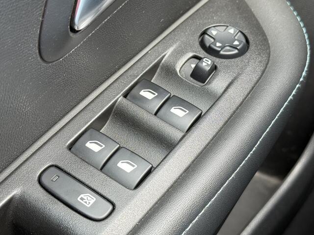 Peugeot 208 Model 2020 1.2 101 PK Blue Lease Allure HALF LEDER | CAMERA | VIRTUAL COCKPIT | CLIMA | NAVI | CRUISE | BLUETOOTH | PDC V+A | LMV 16 INCH | PRIV. GLAS | ISOFIX | MULTIFUNCT. STUUR