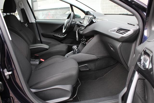 Peugeot 208 1.2 PureTech Allure / Camera / Navigatie / Automaat