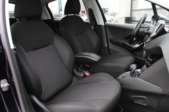 Peugeot 208 1.2 PureTech Allure / Camera / Navigatie / Automaat