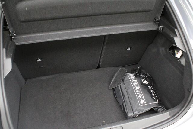 Peugeot 208 1.2 Hybrid 145 e-DCS6 GT | BTW Auto | PDC v&a / Camera 360 / Keyless Entry / Blind Spot / Climate