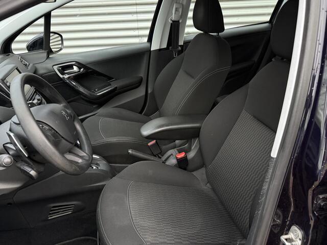 Peugeot 208 1.2 PureTech Active Automaat met maar 40.657km!!! PDC Achter | Navigatie | Cruise | Bluetooth | Apple Carplay | Airco | RIJKLAARPRIJS INCL 12 MAANDEN GARANTIE EN BEURT