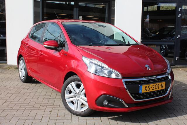 Peugeot 208 1.2 PureTech Signature Automaat