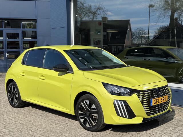 Peugeot 208 Hybrid 110 PK Allure | Automaat | Slechts 15.400 KM Gereden | Navigatie | Camera | Parkeersensoren V+A | Stoelverwarming | LED Verlichting | 16" Lichtmetalen Velgen | Half Lederen Bekleding | Digitaal Dashboard | Cruise Control | Climate Control |