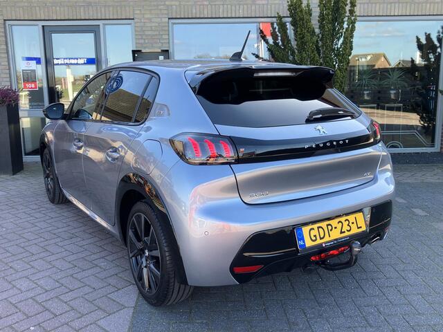 Peugeot 208 1.2 PureTech GT | Trekhaak | Camera | LED | Leder