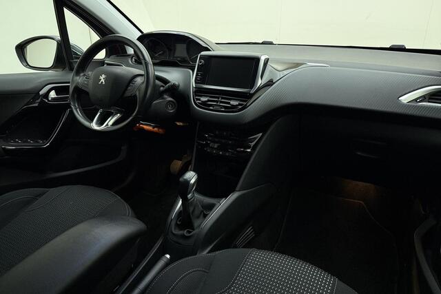 Peugeot 208 1.2 Turbo Allure 82 Pk | Trekhaak | Navigatie | Camera Achter | Cruise Control | Climate Control | LM-Velgen