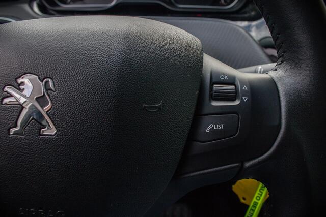 Peugeot 208 1.2 PureTech Signature | Handgeschakeld | Apple Carplay