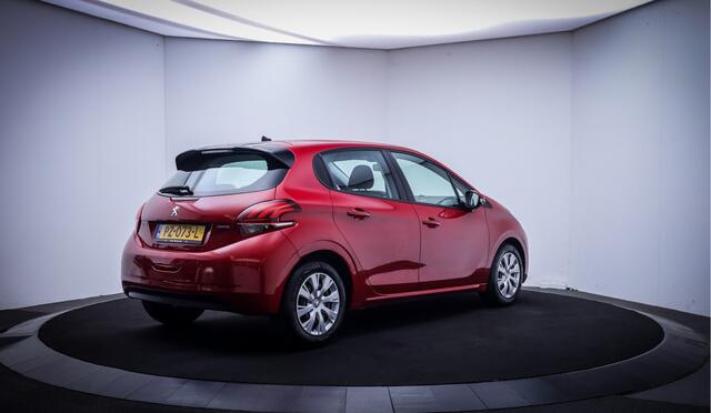 Peugeot 208 1.2T Aut. Allure CARPLAY | NAVI | DAB | AIRCO | CRUISE | BLUETOOTH | PDC