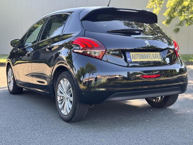 Peugeot 208 1.2 Puretech Allure NAVI PANO SFEER CARPLAY