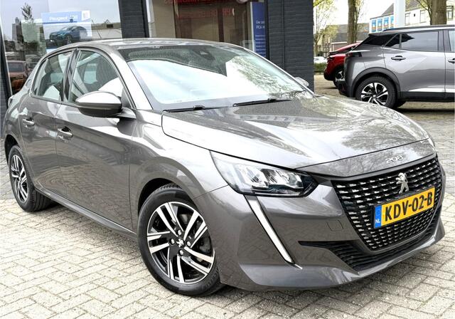 Peugeot 208 100 Pk Benzine Luxe Allure * Navigatie * Climate & Cruise Control * L.M. Velgen * Keyless Start * 1/2 Lederen Interieur * DAB Radio * Parkeersensoren * Vingerhoets; Vierde Generatie Eersteklas Service. Al meer dan 100 jaar een begrip in de Brabantse Kempe