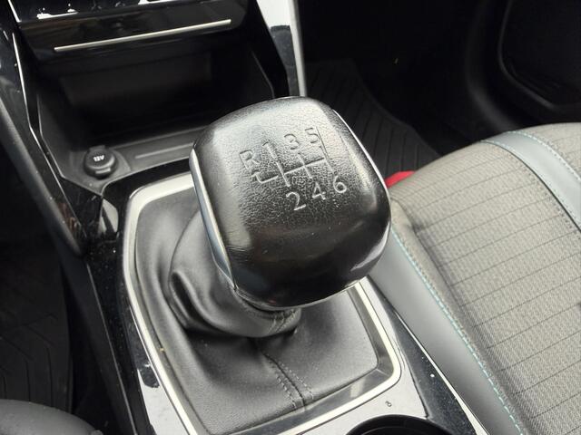 Peugeot 208 100 Pk Benzine Luxe Allure * Navigatie * Climate & Cruise Control * L.M. Velgen * Keyless Start * 1/2 Lederen Interieur * DAB Radio * Parkeersensoren * Vingerhoets; Vierde Generatie Eersteklas Service. Al meer dan 100 jaar een begrip in de Brabantse Kempe