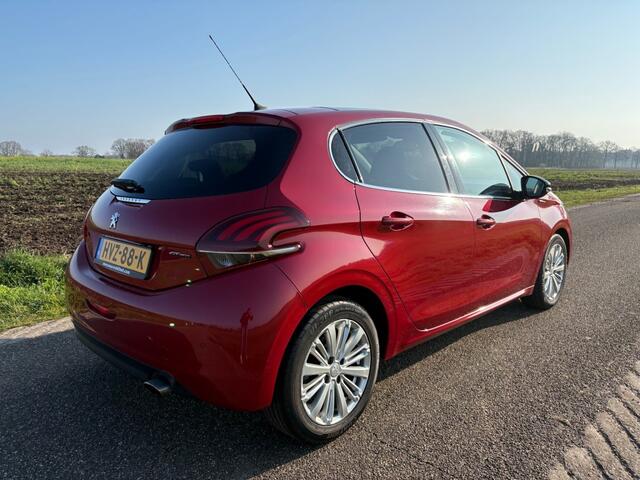 Peugeot 208 1.2 PURETECH GT-LINE / AUTOMAAT / PANO