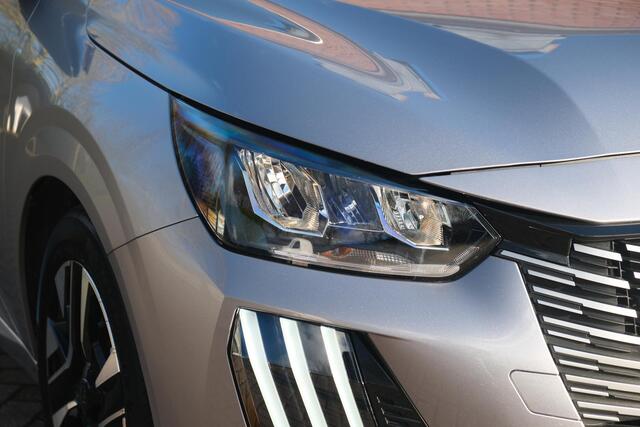 Peugeot 208 1.2 PureTech 100pk Allure | Navi | App Connect | Climate | Cruise | Camera | Dodehoek | PDC