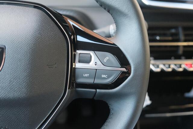 Peugeot 208 1.2 PureTech 100pk Allure | Navi | App Connect | Climate | Cruise | Camera | Dodehoek | PDC