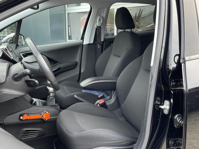 Peugeot 208 1.2 PureTech Signature - Navigatie - Parkeersensoren - Apple Carplay/Android Auto