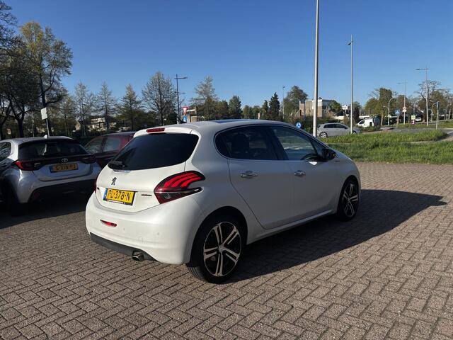 Peugeot 208 1.2 PureTech GT-line Panodak Nap