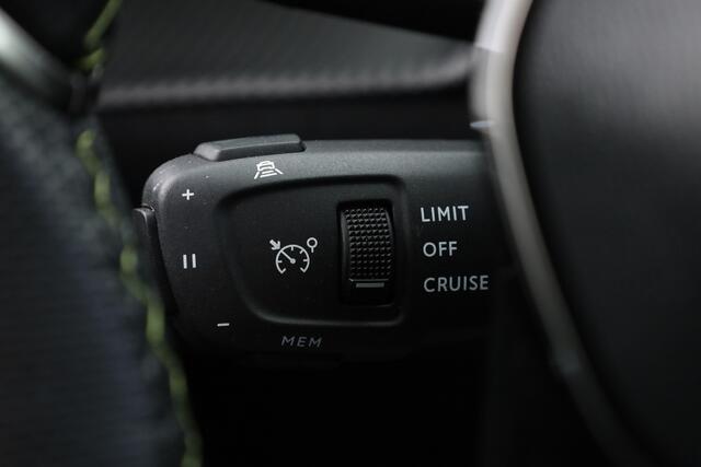 Peugeot 208 1.2 PureTech GT Pack | Rijklaar! | Orig. NL | Pano | Adapt. Cruise | Dig. Cockpit | Camera | NAV+App.connect | Keyless | LED | Dodehoek V