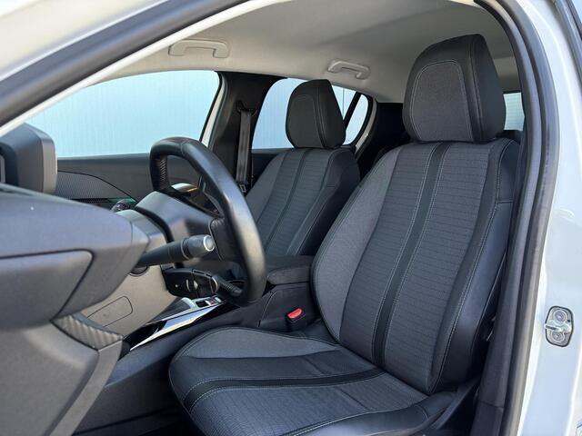 Peugeot 208 Allure Pack 1.2 Turbo 100pk | PARELMOER! | KEYLESS ENTRY | CAMERA | 3D i-COCKPIT® | NAVI | DAB+ | APPLE CARPLAY / ANDROID AUTO | ISOFIX