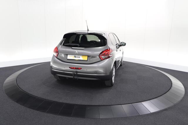 Peugeot 208 PureTech 82 Signature | Trekhaak | Parkeersensoren | Apple Carplay | Navigatie