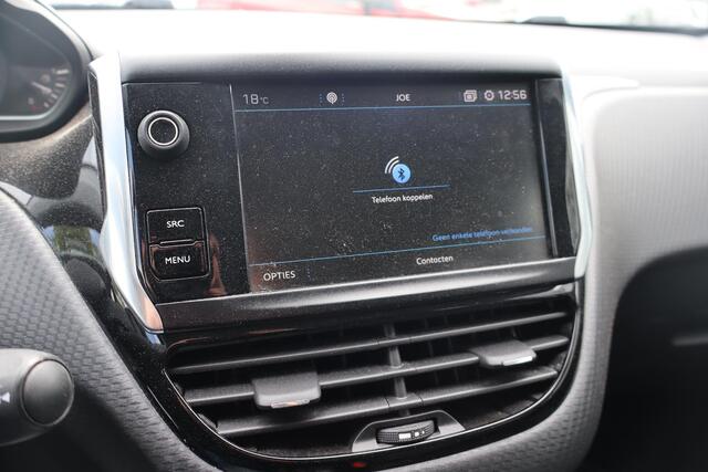 Peugeot 208 1.2 PureTech Allure | Cruise control | Climate control | Navigatie | PDC achter