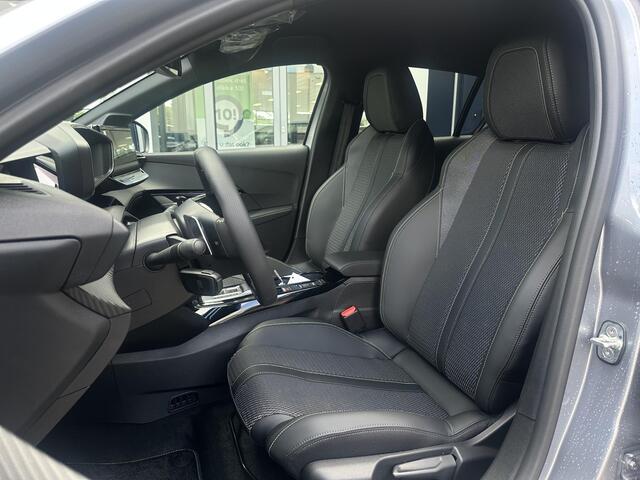 Peugeot 208 Hybrid 145 e-DCS6 GT | Parkeercamera/-sensoren (voor/achter) | Keyless Entry/Start | Dodehoek | Sfeerverlichting | Climate Control | Draadloze telefoonlader | Apple Carplay/Android Auto | Adaptive Cruise Control |