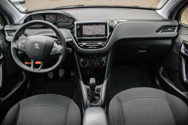 Peugeot 208 1.2 PureTech Blue Lion | Handgeschakeld | Navigatie