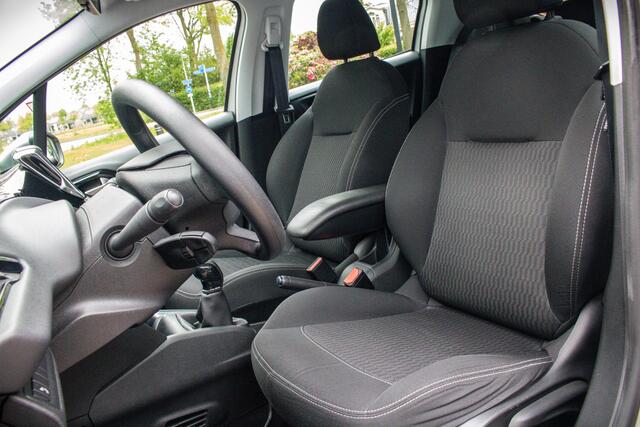 Peugeot 208 1.2 PureTech Blue Lion | Handgeschakeld | Navigatie