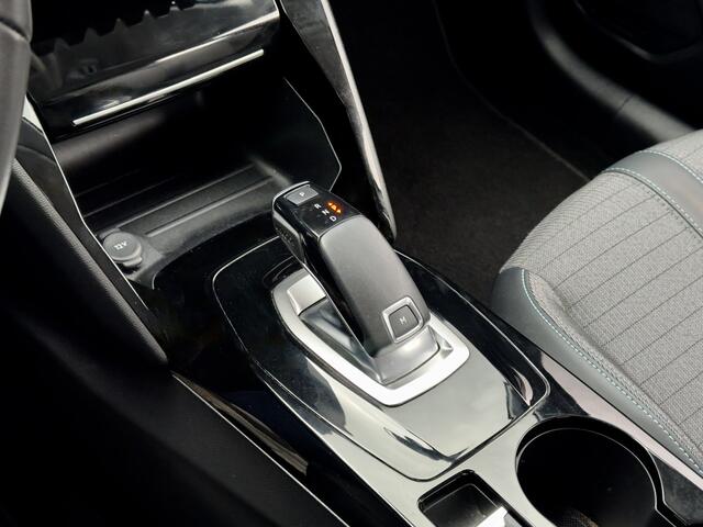 Peugeot 208 1.2 AUT8 ALLURE NAVI AIRCO APPLE-CARPLAY LED LMV PDC