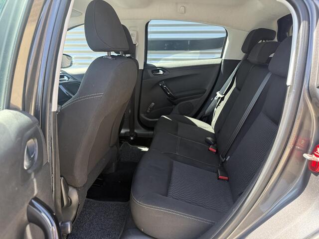 Peugeot 208 1.2 PureTech Blue Lion Navi|Carplay|Airco|Cruise|PDC|N.A.P|APK tot 09-2026