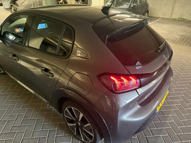 Peugeot 208 1.2 PT 100 GT