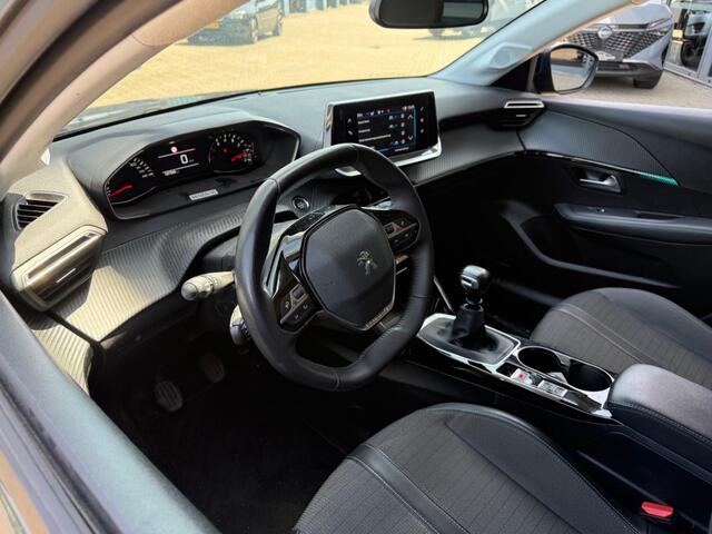 Peugeot 208 1.2 PT 100PK ALLURE NAVI CARPLAY PDC STOELVW LMV