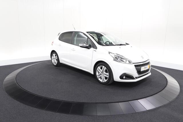 Peugeot 208 PureTech 82 Signature | Parkeersensoren | Apple Carplay | Navigatie
