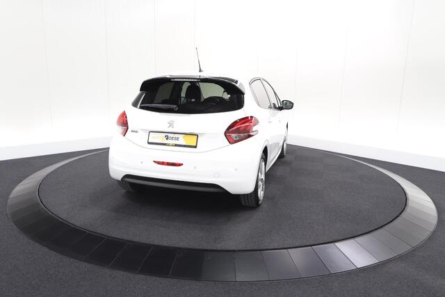Peugeot 208 PureTech 82 Signature | Parkeersensoren | Apple Carplay | Navigatie