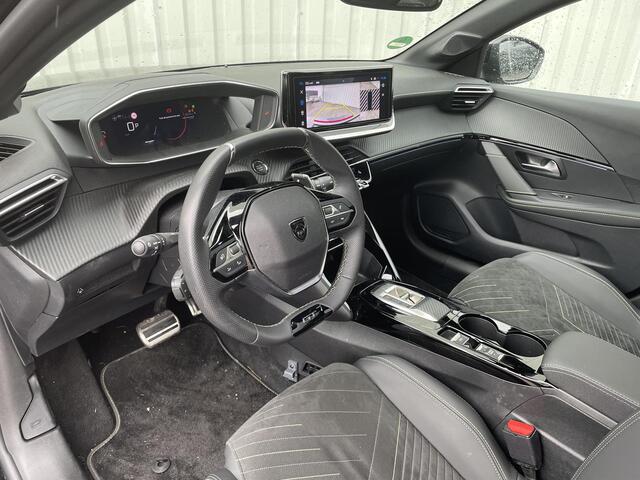 Peugeot 208 1.2 Hybrid 110 e-DCS6 GT | Panoramadak | Leder/Alcantara | Stoelverwarming | 360° camera | Dodehoek Detectie | Apple Carplay/Android Auto