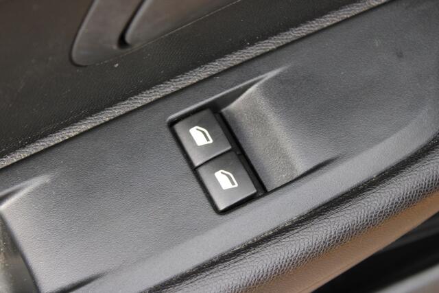 Peugeot 208 1.2 PureTech Like//Airco//5drs//55.281km!!