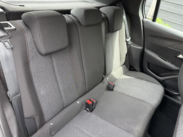 Peugeot 208 Style 1.2 PureTech 100PK Navigatie, Parkeersensoren Achter, Apple Carplay, Android Auto, DAB