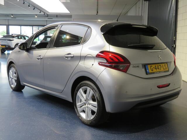 Peugeot 208 1.2 PureT. Signature