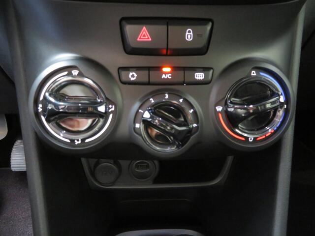 Peugeot 208 1.2 PureT. Signature