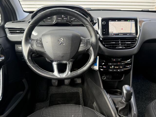 Peugeot 208 1.2 PureTech Blue Lease Executive 2e Eigenaar|Navi|Carplay|D-riem vv in 2025|Trekhaak|PDC|Clima|N.A.P|APK tot 02-2027