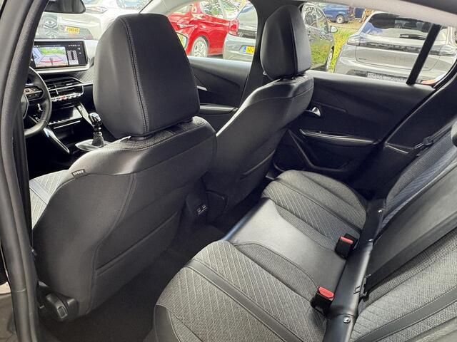 Peugeot 208 1.2T 100pk Allure | Achteruitrijcamera | Afneembare trekhaak | Navigatie | Adaptive Cruise | Climate Control