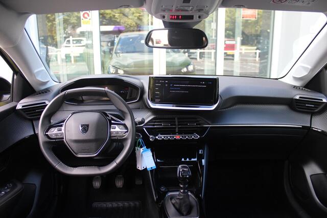 Peugeot 208 1.2 100PK ALLURE | PARKEERSENSOREN VOOR + ACHTER | DRAADLOZE APPLE CARPLAY/ANDROID AUTO | CRUISE CONTROL | DAB+ RADIO | CLIMATE CONTROL | LED KOPLAMPEN | LICHTMETALEN VELGEN 16" |